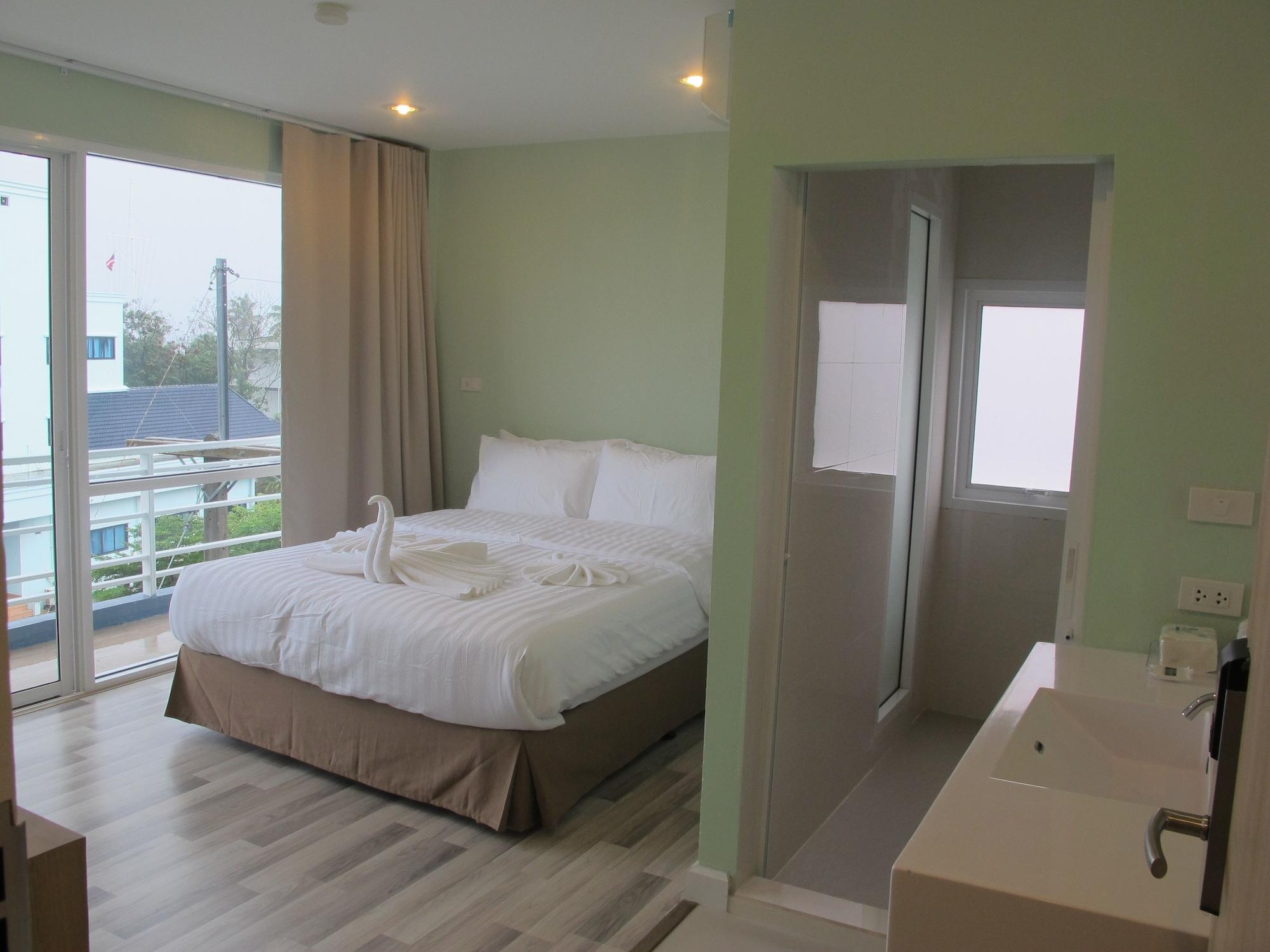 Nantra Hua Hin Hotel Bagian luar foto