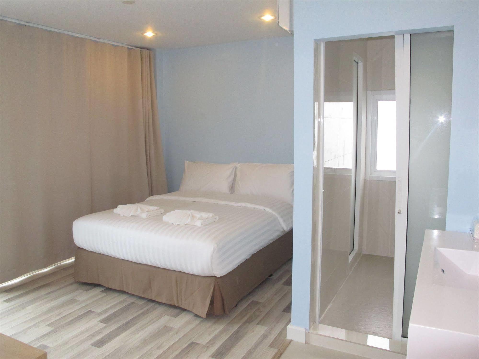 Nantra Hua Hin Hotel Bagian luar foto